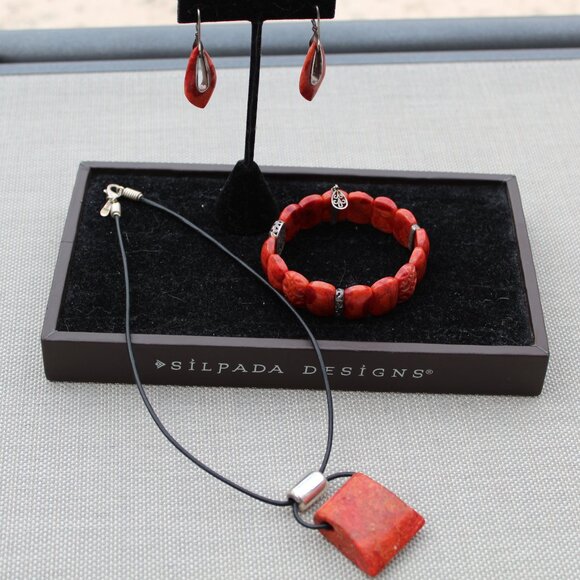 B2259 Silpada Red Coral Stretch Bracelet - Picture 4 of 4